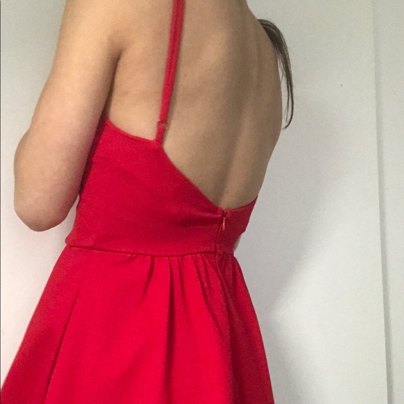 FREE SHIPPING💸 Red Halter-neck Fit & Flare Low-back Mini Dress [Lulu’s] - Picture 3 of 3